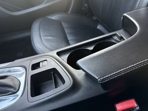 Used 2017 Buick Regal Sport Touring image 25