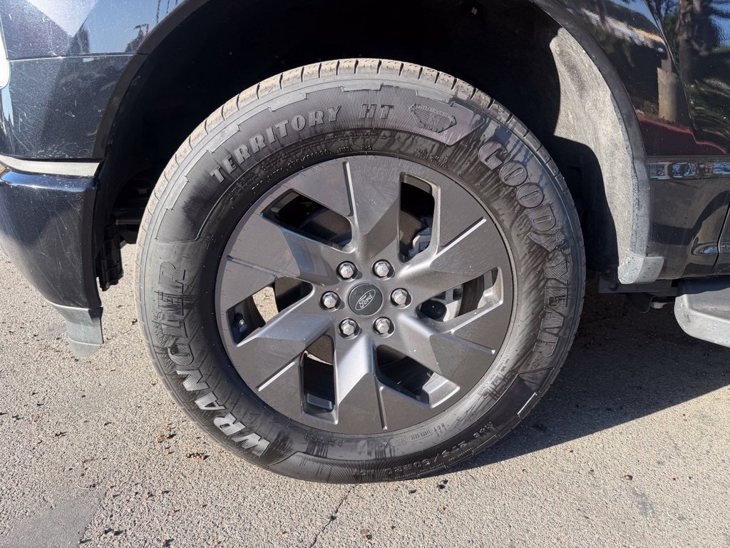 Used 2024 Ford F150 Lightning XLT AWD/4WD image 8