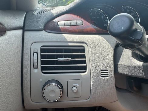 Used 2007 Buick Lucerne CXL FWD image 21