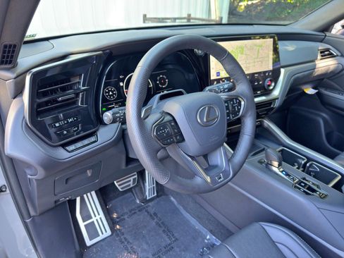Used 2025 Lexus TX 500h AWD w/ Technology Package image 13