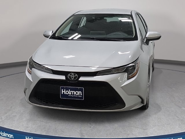 Used 2020 Toyota Corolla LE FWD image 3