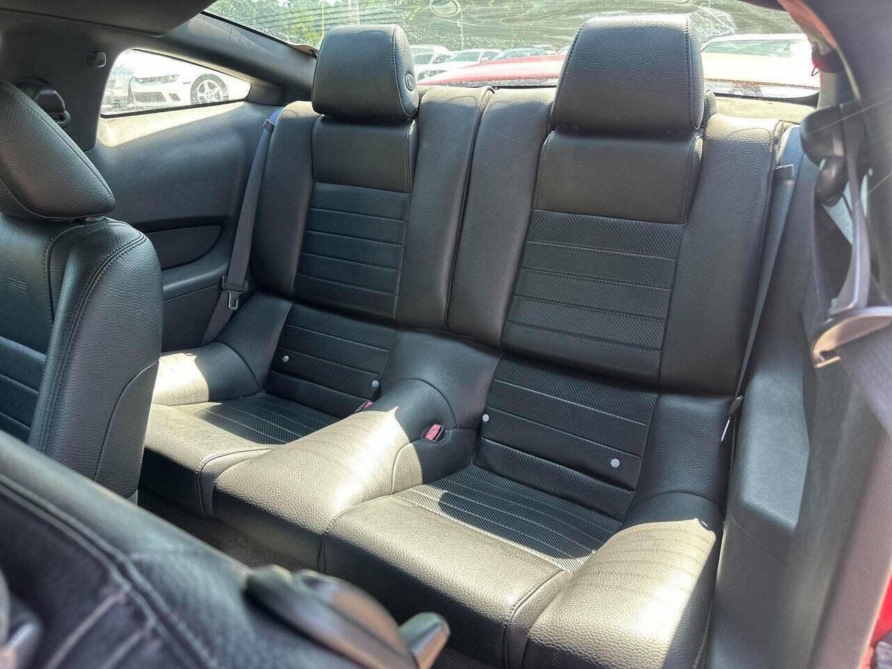 Used 2011 Ford Mustang GT Premium w/ 402A Rapid Spec Order Code RWD image 23