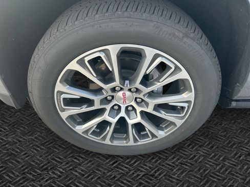 Used 2026 GMC Yukon XL Denali w/ Sun & Power Step Package AWD/4WD image 11