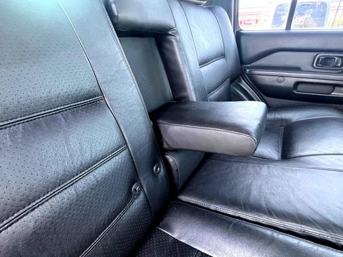 Used 2001 Nissan Pathfinder LE image 48