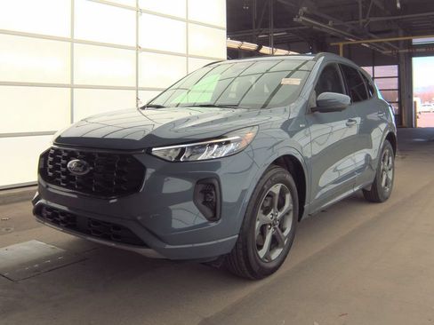 Used 2023 Ford Escape ST-Line Select w/ Tech Pack #2 image 2