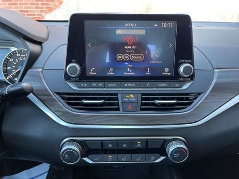 Used 2025 Nissan Altima 2.5 SV image 28