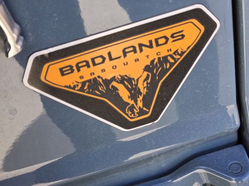 Used 2021 Ford Bronco Badlands image 11