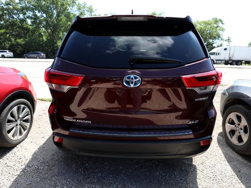 Used 2019 Toyota Highlander XLE image 8