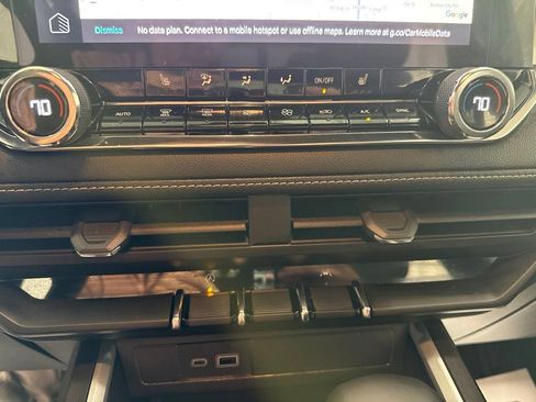 Used 2023 Chevrolet Colorado LT w/ LT Convenience Package II RWD image 21