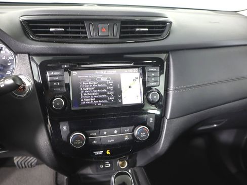 Certified 2018 Nissan Rogue SL w/ Premium Package image 11