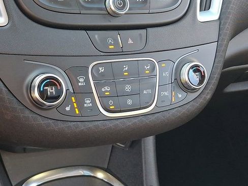 Used 2022 Chevrolet Malibu LT image 16