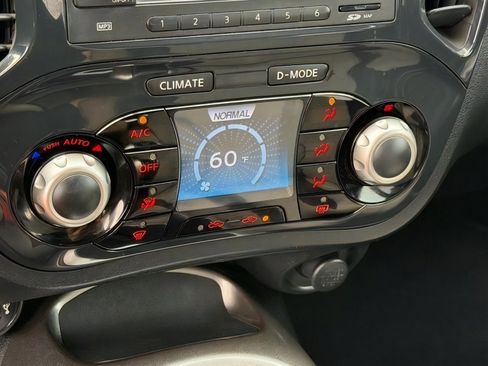 Used 2011 Nissan Juke SV FWD image 27