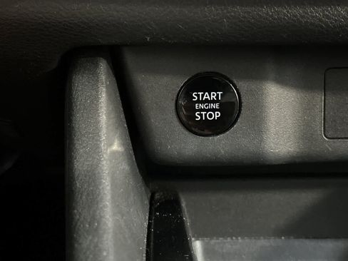 Used 2025 Nissan Rogue SV FWD image 24