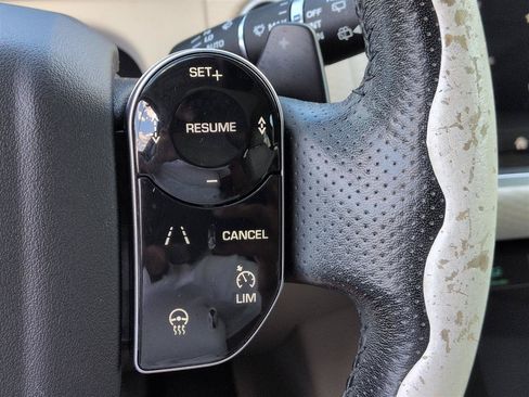 Used 2019 Land Rover Range Rover Velar S AWD/4WD image 19