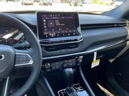 New 2025 Jeep Compass Latitude w/ Sun & Sound Group AWD/4WD image 7