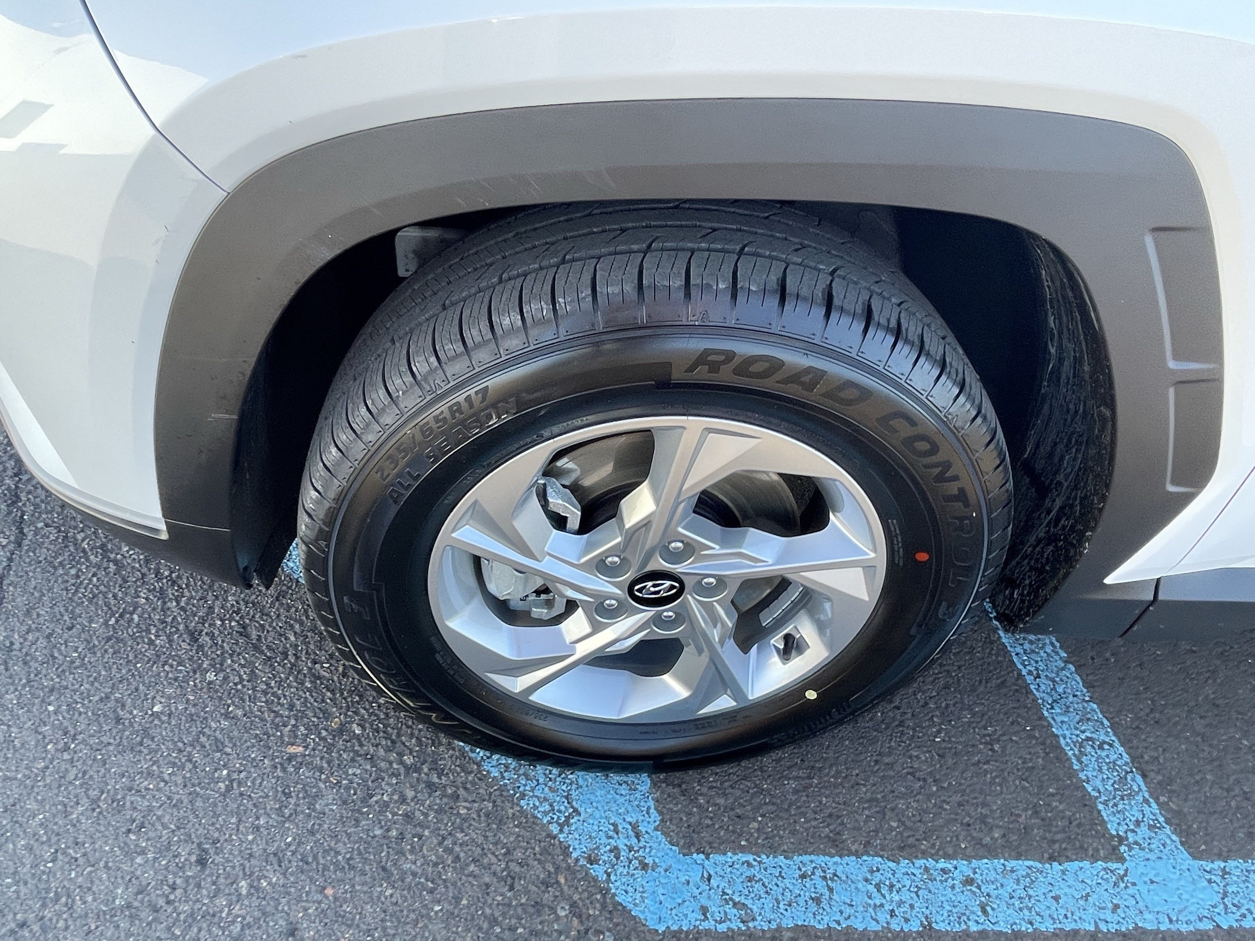 Certified 2022 Hyundai Tucson SEL w/ Cargo Package AWD/4WD image 9