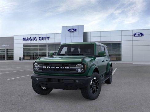 New 2025 Ford Bronco Outer Banks image 2
