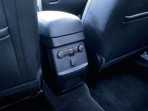 Used 2018 Ford Explorer XLT w/ Equipment Group 202A image 35