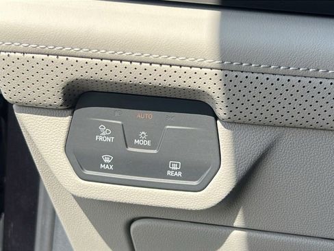 New 2026 Volkswagen Atlas SE image 30