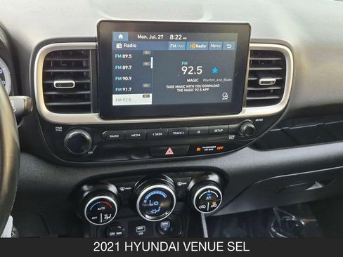 Used 2021 Hyundai Venue SEL FWD image 25