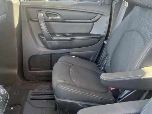 Used 2014 GMC Acadia SLE image 23