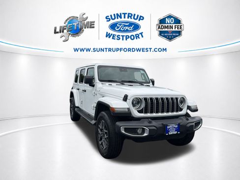 Used 2024 Jeep Wrangler Unlimited Sahara AWD/4WD image 2
