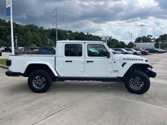 Used 2026 Jeep Gladiator Mojave AWD/4WD image 8