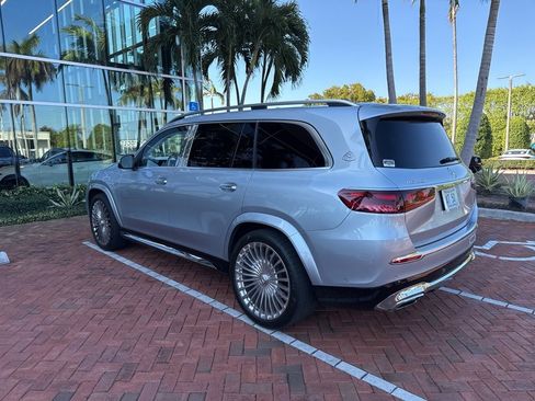 Used 2024 Mercedes-Benz Maybach GLS 600 4MATIC image 7
