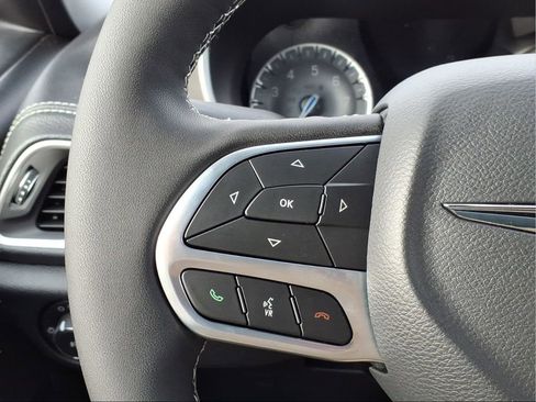 New 2026 Chrysler Pacifica Select image 26