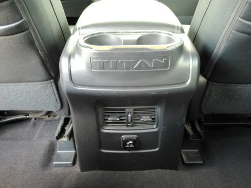 Used 2017 Nissan Titan SL RWD image 26