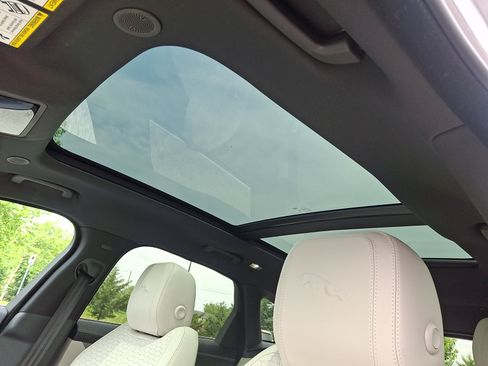 Used 2026 Jaguar F-PACE R-Dynamic S AWD/4WD image 13