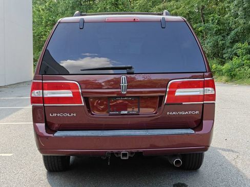 Used 2010 Lincoln Navigator 4WD image 4