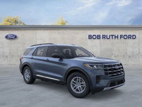 New 2025 Ford Explorer Active image 2