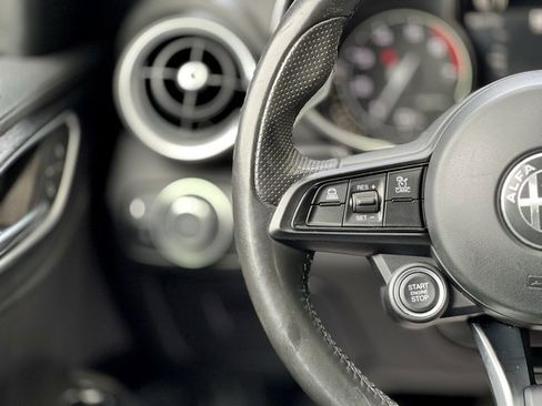 Used 2022 Alfa Romeo Giulia Sprint image 38