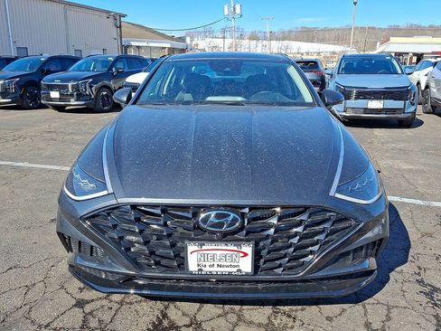 Used 2022 Hyundai Sonata Limited w/ Preferred Accessory Package image 21