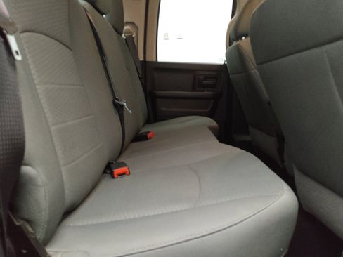 Used 2018 RAM 1500 Express AWD/4WD image 19
