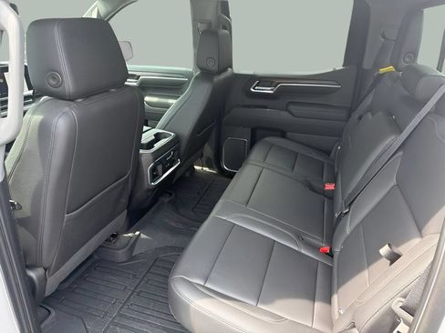 Used 2022 GMC Sierra 1500 SLT w/ SLT Premium Plus Package AWD/4WD image 11