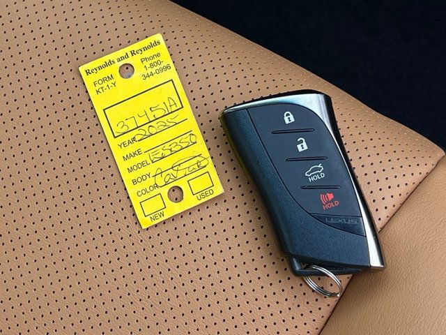 Used 2025 Lexus ES 350 w/ Premium Package FWD image 25