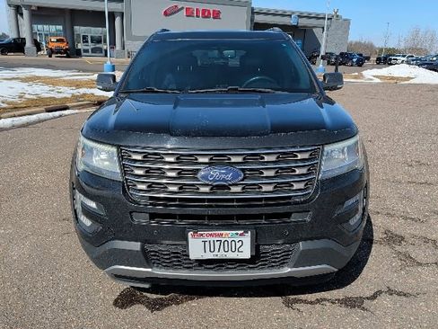 Used 2017 Ford Explorer XLT w/ XLT Technology Feature Bundle image 12