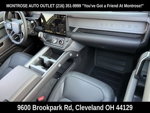 New 2026 Land Rover Defender 130 X-Dynamic SE image 19