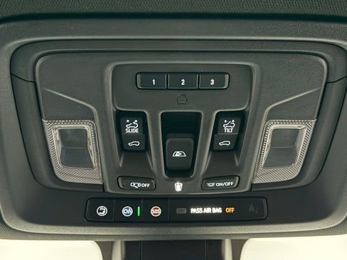 Used 2022 Chevrolet Silverado 2500 High Country w/ Z71 Off-Road Package image 33