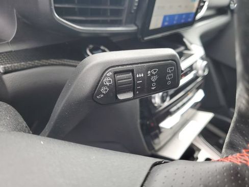 Used 2023 Ford Explorer ST-Line AWD/4WD image 15