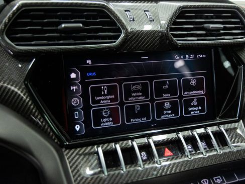 Used 2024 Lamborghini Urus Performante image 31