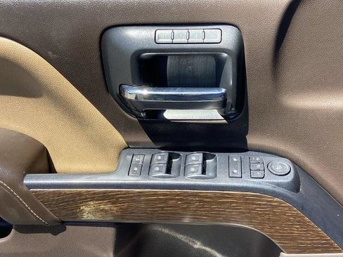 Used 2018 GMC Sierra 2500 Denali w/ Duramax Plus Package AWD/4WD image 19