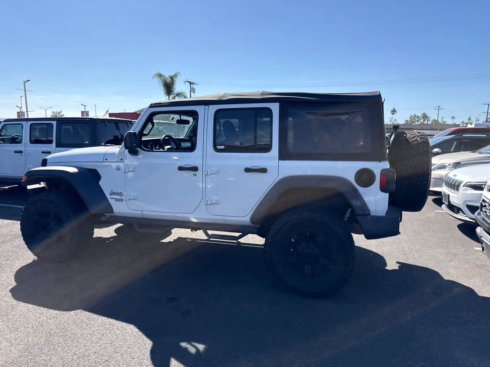 Used 2018 Jeep Wrangler Unlimited Sport S AWD/4WD image 12