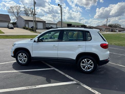 Used 2017 Volkswagen Tiguan S image 5