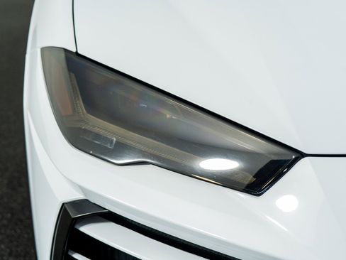 Used 2020 Lamborghini Urus image 21