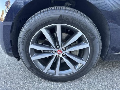 Used 2022 Jaguar F-PACE S image 10