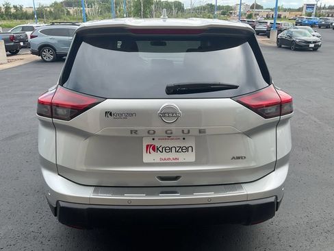 Used 2025 Nissan Rogue SV AWD/4WD image 6