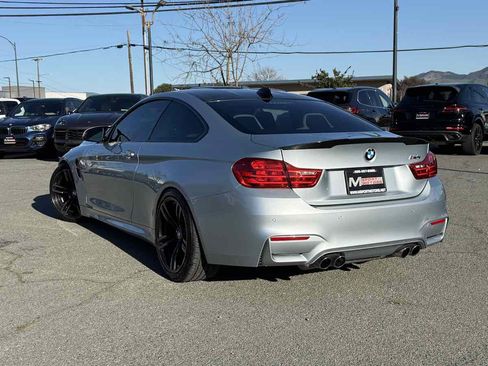 Used 2017 BMW M4 image 7